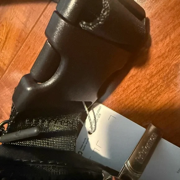NWOT Lululemon athletica Black Belt Bag - Picture 10 of 16